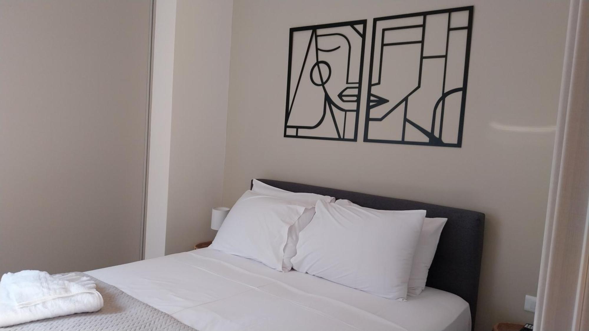 Uni Island - City Heart Suites Iráklio Kültér fotó